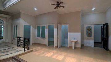 Gambar 5 Jual Cepat Rumah Exclusive 3 Lantai Ada Kolam Renang & Basement  Di Jl. Raya Menteng , Menteng