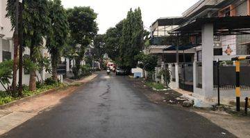 Gambar 2  Rumah Hook 2 Lantai  di Duren Sawit, Jakarta Timur 