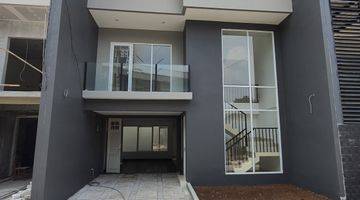 Gambar 2 Nayara Townhouse Rumah 3 Lantai Baru Unfurnished SHM