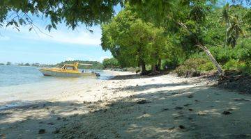 Gambar 2 Tanah di Gili Gede Lombok di Depan Pantai