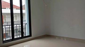 Gambar 5 JUAL RUMAH BARU 2 LANTAI DI KELAPA GADING