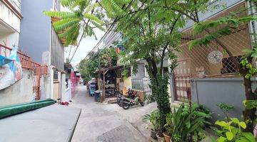 Gambar 3 Rumah 2 Lantai Butuh Renovasi Unfurnished SHM Di jual CEPAT