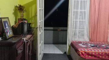 Gambar 1 Rumah Dua Lantai Cipedes Tengah