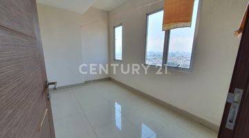 Gambar 1 Dan  Grand 3 Bedroom Corner Sudirman Suites Apartment