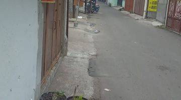 Gambar 3 Rumah di Jalan arwana jembatan dua HGB Butuh Renovasi Selatan