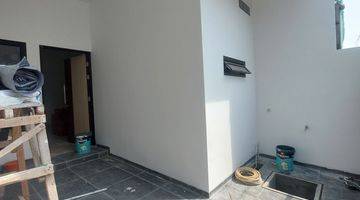 Gambar 3 Rumah di Jelambar 4 Lantai SHM Baru Utara