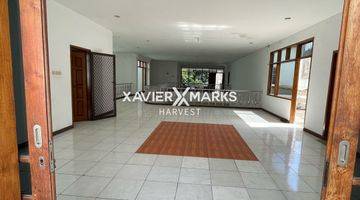 Gambar 5 DIJUAL RUMAH 2 Lantai Siap Huni Semi Furnish