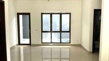 Gambar 1 Rumah Minimalis Modern Posisi Hook Di BSD 7459 