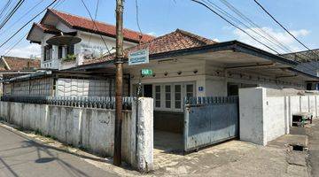 Gambar 1  Rumah Lama di tengah Kota di Sayap Pasir Kaliki, Kebon Kawung