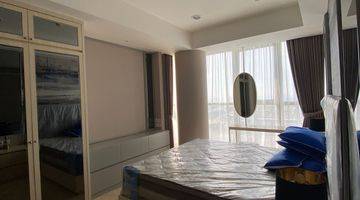 Gambar 4 Apartment Gold Coast Tower Bahama View Pool dan Laut