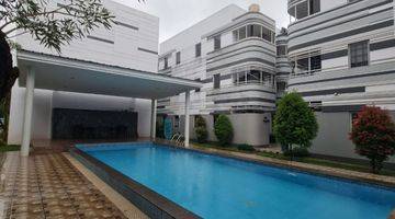 Gambar 3 RUMAH KOST 3 LANTAI PARKIR LUAS SWIMMING POOL 