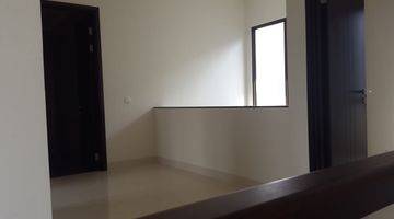 Gambar 5 Dijual Rumah The Eminent Precia Bsd