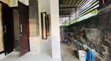 Gambar 2 Dijual Rumah Lantai 2 Kondisi Sangat Terawat Berada Di Lingkunga  Yang Sangat Nyaman.