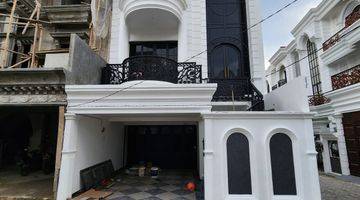 Gambar 1 Rumah Baru di Jalan Jagakarsa
, Jakarta Selatan