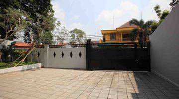 Gambar 4 Dijual Cepat, Rumah 2 Lantai Semi Furnished SHM di Kebon Jeruk, Jakarta Barat, Mewah, Termurah, Nego Tipis