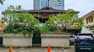 Gambar 1 Di  Rumah 2 Lantai. Jalan Sambas, Kebayoran Baru