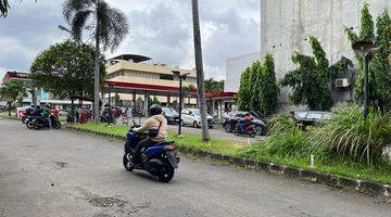 Gambar 4 Tanah Kosong di Mampang Prapatan, Jakarta Selatan