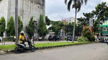 Gambar 5 Tanah Kosong di Mampang Prapatan, Jakarta Selatan