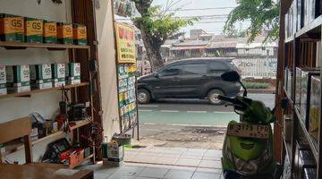 Gambar 3 Ruko di Jalan Utama I Gusti Ngurah Rai di Cipinang, Jakarta Timur 