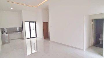 Gambar 5 Dijual rumah baru renovasi Harapan Indah I Bekasi .

* 