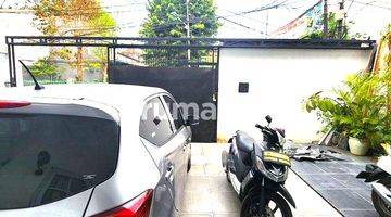 Gambar 5 Rumah Tomang 2 Lantai. 9x23. Jalan Lebar 3 Mobil. Siap Huni