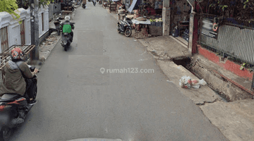 Gambar 2 Rumah Tanjung Duren. 2 Lantai. 8x20. Jalan 2 Mobil. Dekat Mesjid