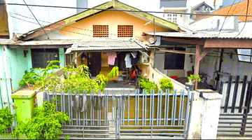 Gambar 1 Rumah Tua. Taman Ratu. 11x20. Jalan 2 Mobil