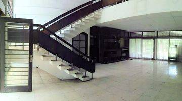 Gambar 2 Rumah 2  Lantai. Lt 942 m2, Dekat Pondok Indah