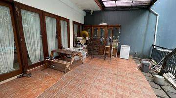 Gambar 5 Rumah Mewah Dengan Nuansa Bali Lokasi dalam Town House Winville. 