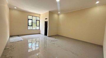 Gambar 2 Dijual Ruko Baru 3 Lantai Luas 300m2, Siap Pakai Cocok Dijadikan Kantor Atau Tempat Usaha, Klinik, Showroom, Bank, di Buah Batu Bandung