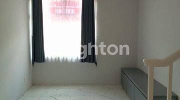 Gambar 5 TOWN HOUSE 2 LT FULL FURNISHED SIAP HUNI