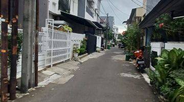 Gambar 2 Rumah Sunter 10x15m2,timur,row 2 Mobil Shm