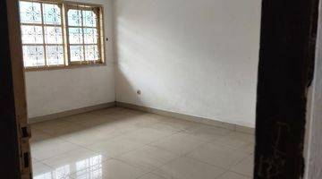 Gambar 3 Rumah 2 Lantai Unfurnished SHM di Jalan Kelapa Hijau Vi, Jakarta Utara