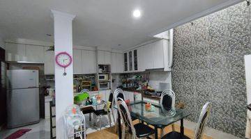 Gambar 4 Rumah 2 Lantai SHM furnished Di Meruya dekat Puri