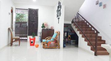 Gambar 3 Rumah 2 Lantai Shm Selatan Bagus Cluster Oleaster Gading Serpong