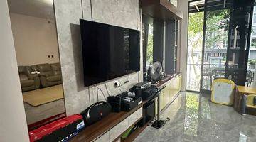 Gambar 3 Rumah Modern Glass house 3 Lantai Utara Cluster Lancewood BSD 