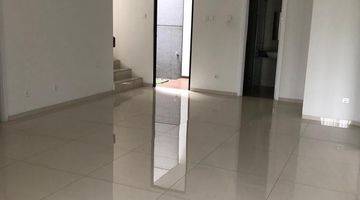 Gambar 4 Rumah 2 Lantai Bagus Semi Furnished SHM di Bintaro Sektor 7