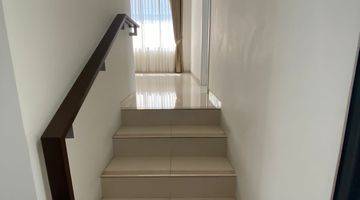 Gambar 5 Rumah 2 Lantai Bagus Semi Furnished SHM di Bintaro Sektor 7