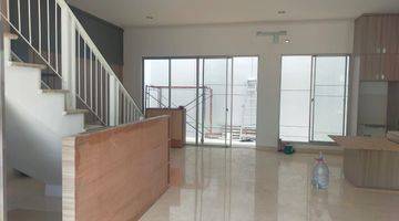 Gambar 1 Dijual Rumah Full Furnished + Interior, Ukuran 10x15 M2 Di Golf Island, Pik