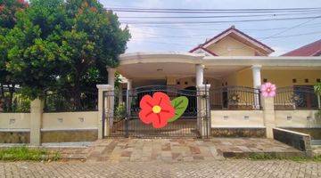 Gambar 1 Dijual Cepat Rumah Furnished di Taman Harapan Baru Bekasi 