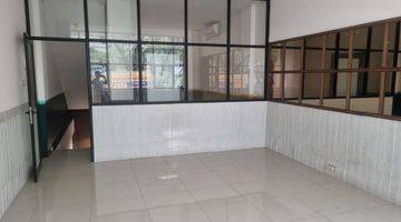 Gambar 3 Ruko Di Green Lake City Di Wallstreet Iy 3,5 Lantai Boulevard ( 3 Lt + Dak )