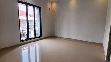 Gambar 2 Dijual Cepat Rumah Full Renovasi Di Kelapa Gading