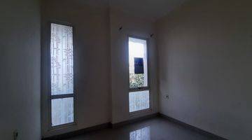 Gambar 4 Rumah 2 Lantai Bagus Unfurnished di Cluster Faraday Gading Serpong, Tangerang