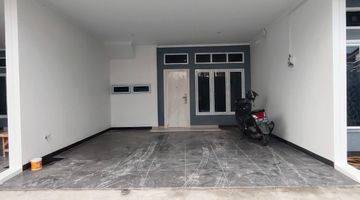 Gambar 1 Di Jual Rumah Mewah Pinggir Jalan Dekat Stasiun Jatinegara Jakarta Timur