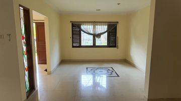 Gambar 5 Dijual Rumah 2 Lantai Shm Hadap Timur Dekat Pondok Indah 