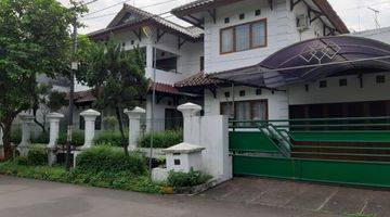 Gambar 1 Rumah besar bagus 2 lantai furnished di Jl. Jambore raya. Villa cibubur indah