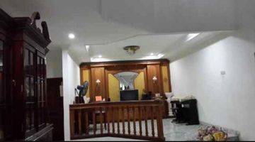 Gambar 4 Rumah besar bagus 2 lantai furnished di Jl. Jambore raya. Villa cibubur indah