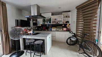 Gambar 2 Rumah furnish 3 lantai discovery aluvia bintaro