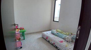 Gambar 4 Sewa Rumah 2 Lantai Full Furnished di lavon swan city 