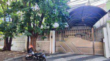 Gambar 1 Raya Dharmahusada Indah Rumah Dijual